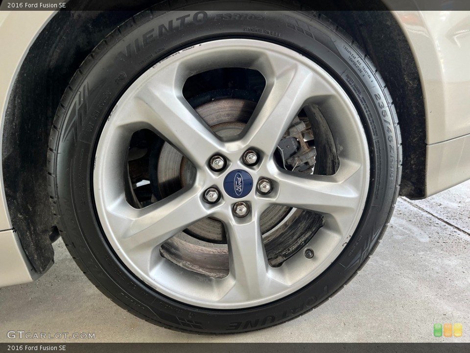 2016 Ford Fusion SE Wheel and Tire Photo #146555540