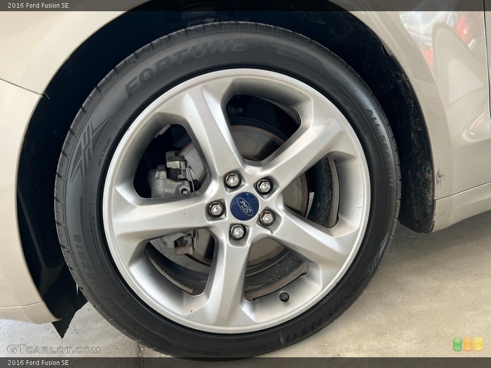 2016 Ford Fusion SE Wheel and Tire Photo #146555564