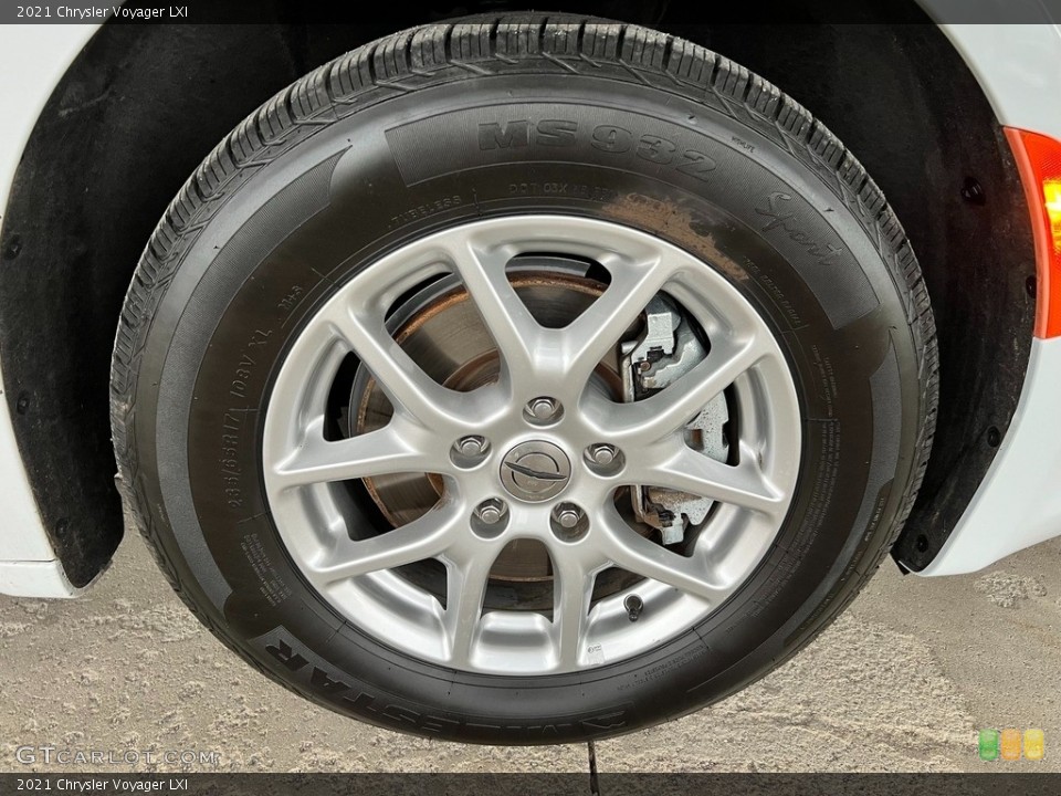 2021 Chrysler Voyager LXI Wheel and Tire Photo #146608057