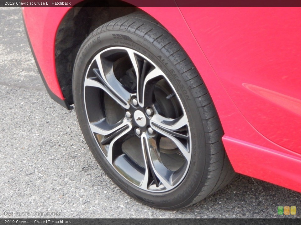2019 Chevrolet Cruze LT Hatchback Wheel and Tire Photo #146631706