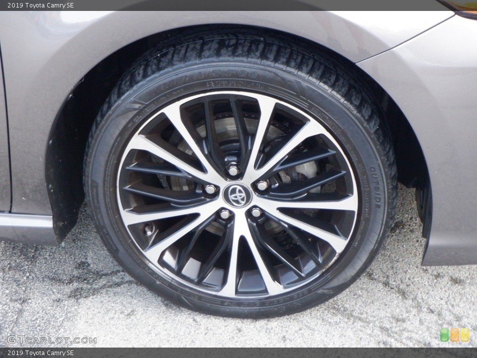 2019 Toyota Camry SE Wheel and Tire Photo #146640736