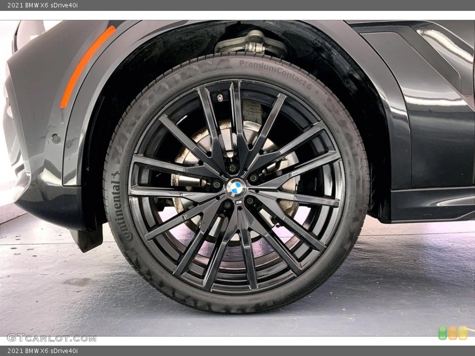 2021 BMW X6 sDrive40i Wheel and Tire Photo #146709624