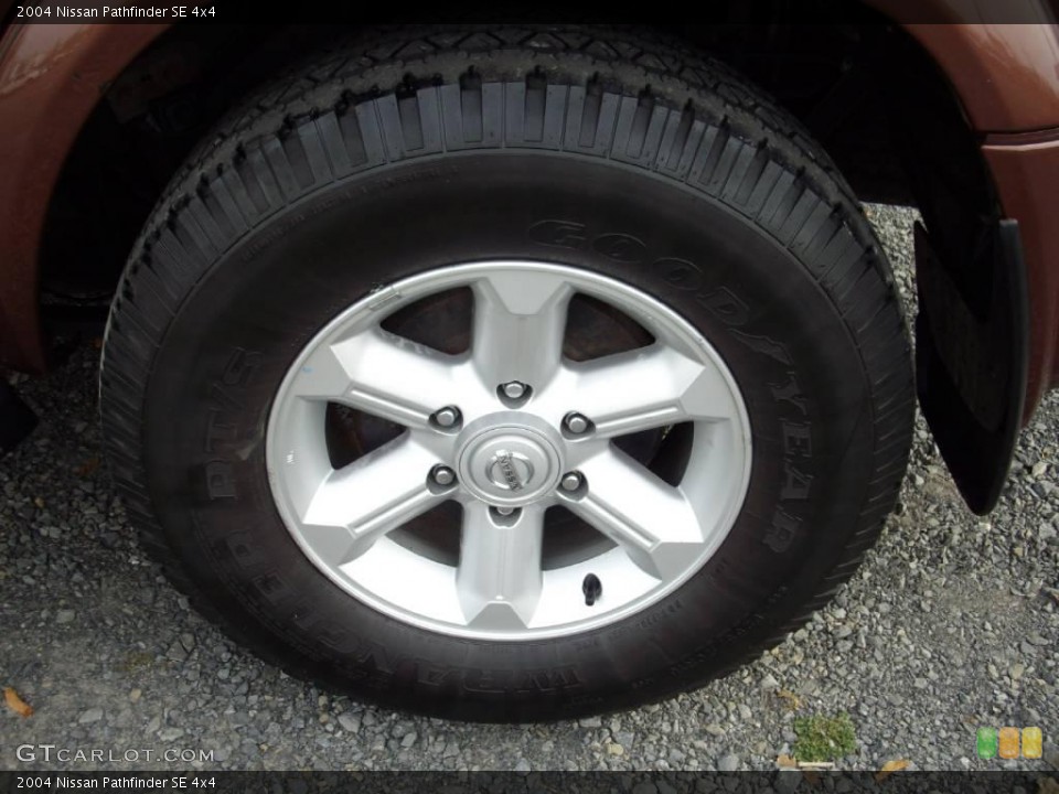 2004 Nissan Pathfinder SE 4x4 Wheel and Tire Photo #21475485