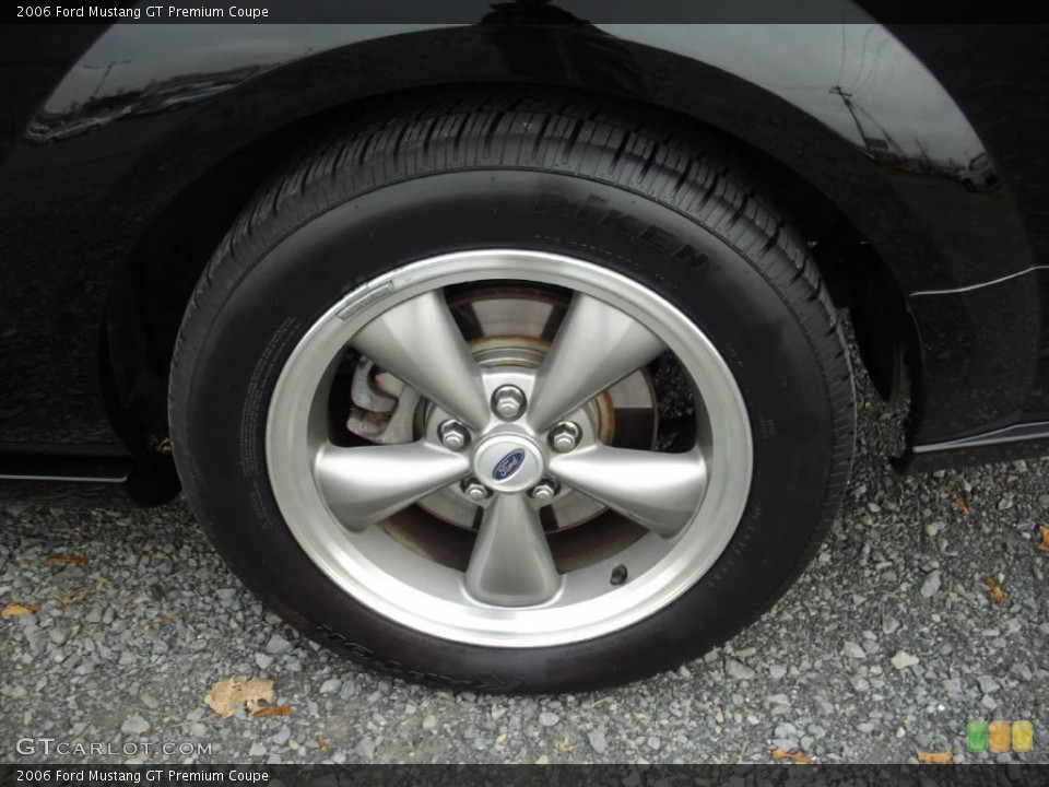 2006 Ford Mustang GT Premium Coupe Wheel and Tire Photo #22095698