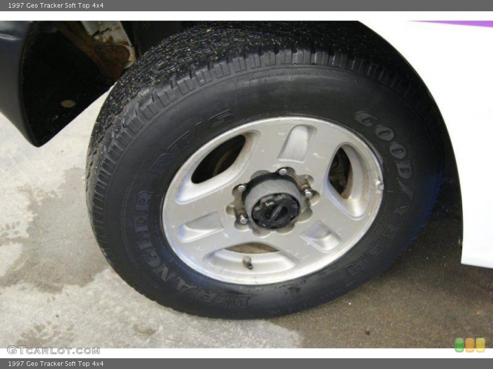 1997 Geo Tracker Soft Top 4x4 Wheel and Tire Photo #25761552