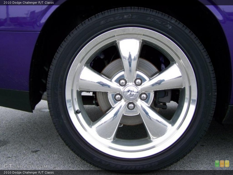 2010 Dodge Challenger R/T Classic Wheel and Tire Photo #26278712