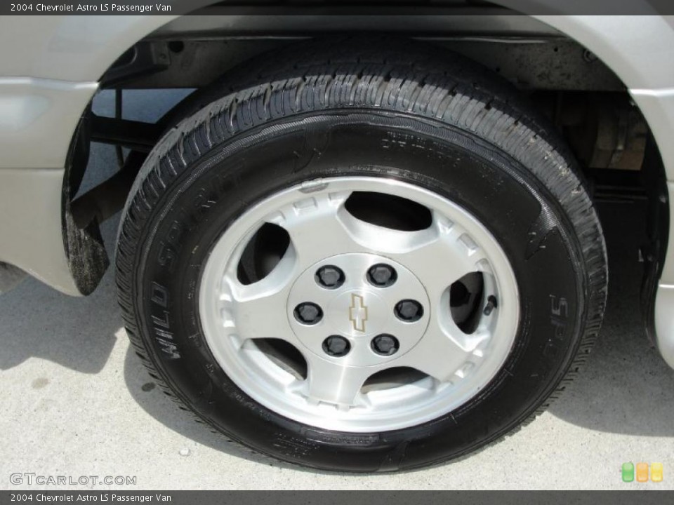 2004 Chevrolet Astro LS Passenger Van Wheel and Tire Photo #28274066