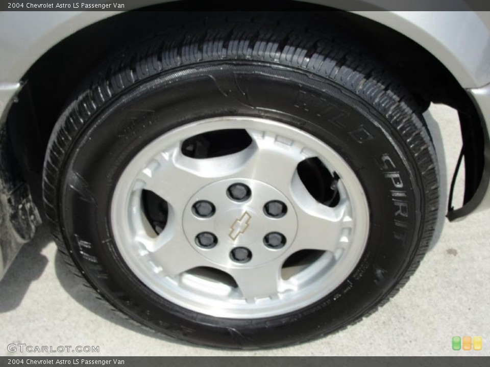 2004 Chevrolet Astro LS Passenger Van Wheel and Tire Photo #28274086