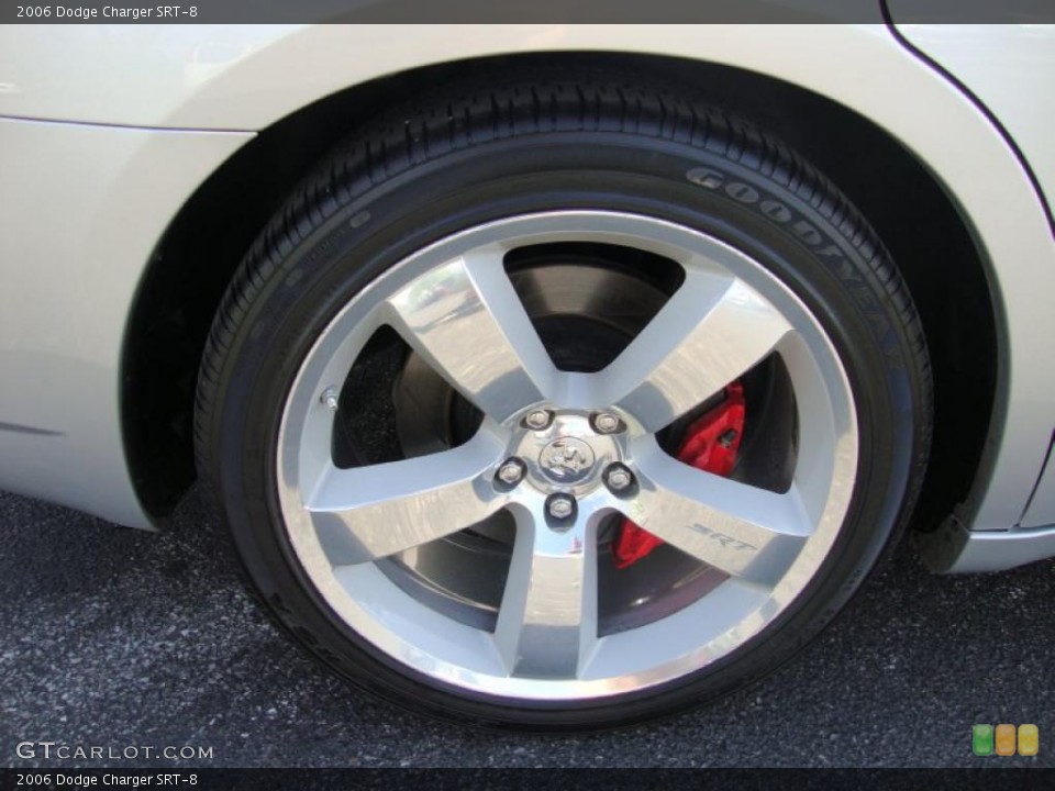 2006 Dodge Charger SRT-8 Wheel and Tire Photo #28816271