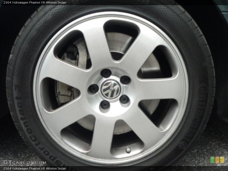 2004 Volkswagen Phaeton V8 4Motion Sedan Wheel and Tire Photo #30557132
