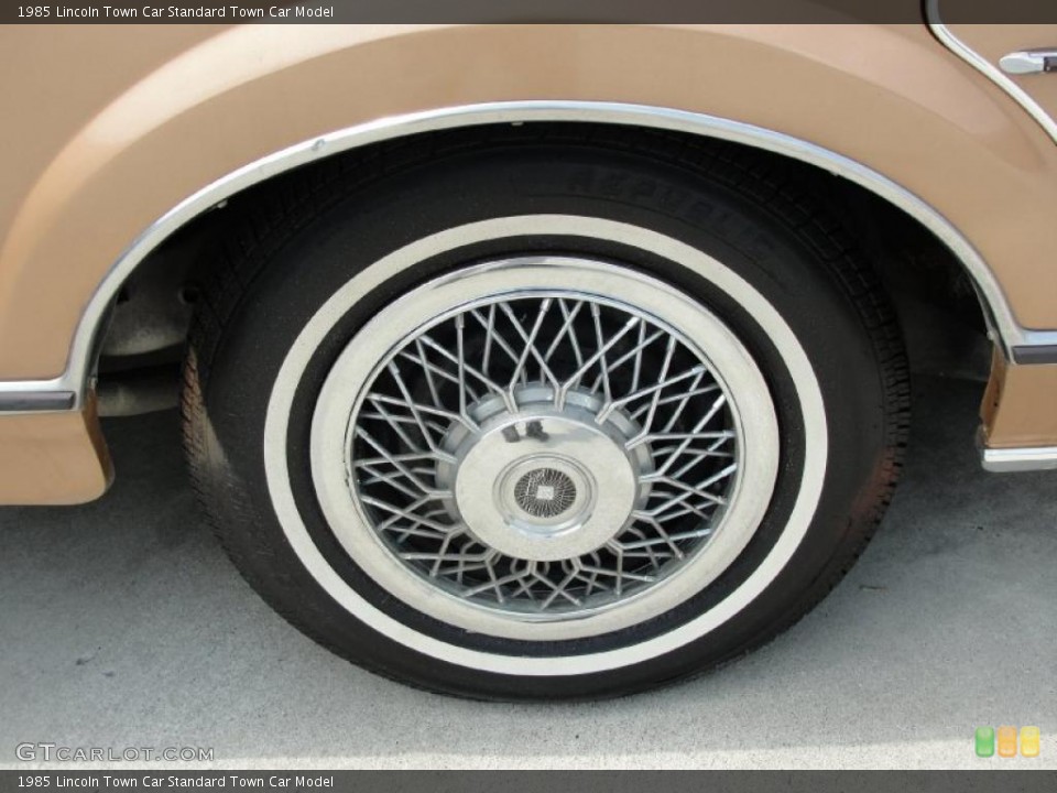 1985 Lincoln Town Car  Wheel and Tire Photo #30761579