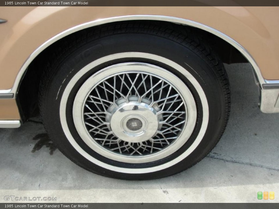 1985 Lincoln Town Car  Wheel and Tire Photo #30761607