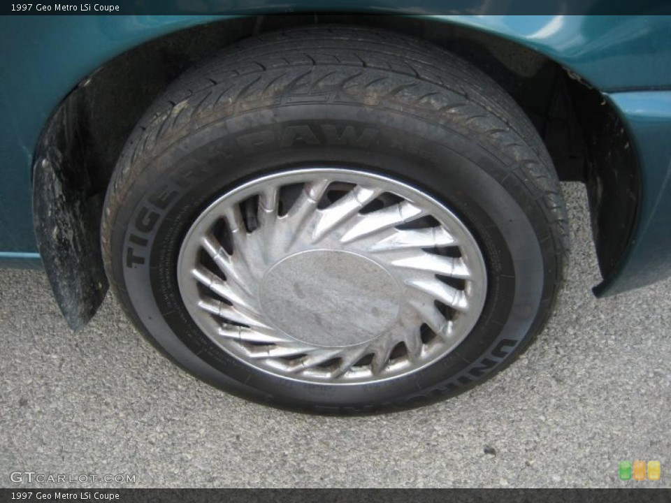 1997 Geo Metro LSi Coupe Wheel and Tire Photo #33389441