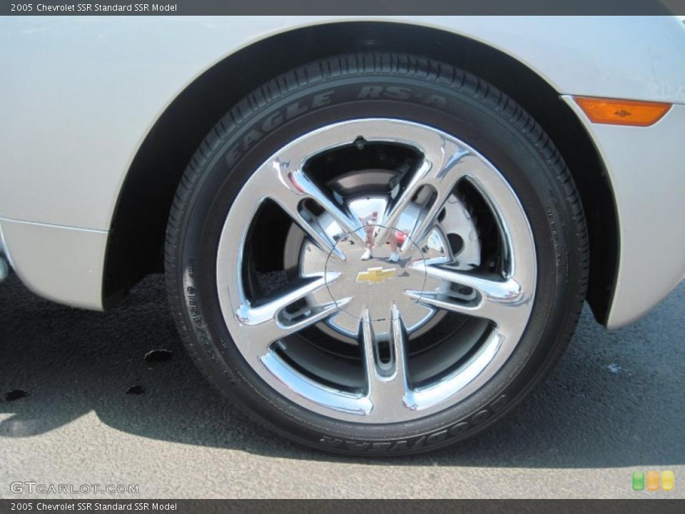 2005 Chevrolet SSR  Wheel and Tire Photo #34886961
