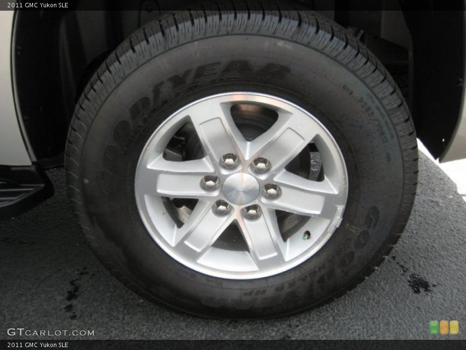 2011 GMC Yukon SLE Wheel and Tire Photo #37358548