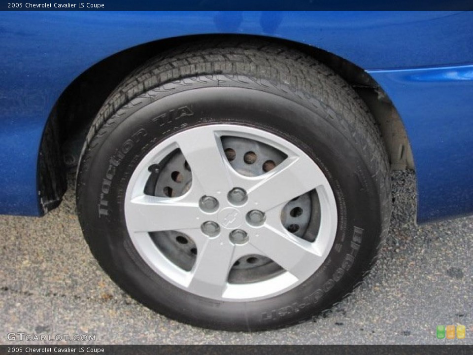 2005 Chevrolet Cavalier LS Coupe Wheel and Tire Photo #37445982