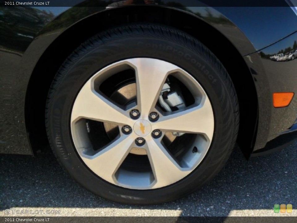 2011 Chevrolet Cruze LT Wheel and Tire Photo #37455173