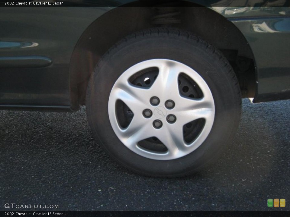 2002 Chevrolet Cavalier LS Sedan Wheel and Tire Photo #37472529