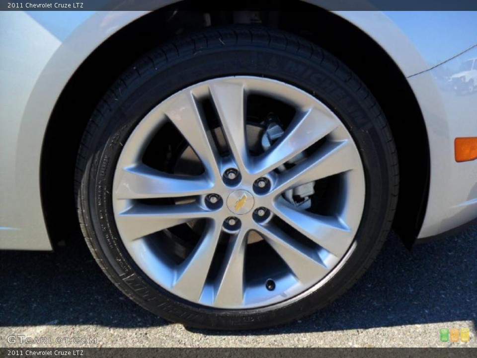 2011 Chevrolet Cruze LTZ Wheel and Tire Photo #37509370