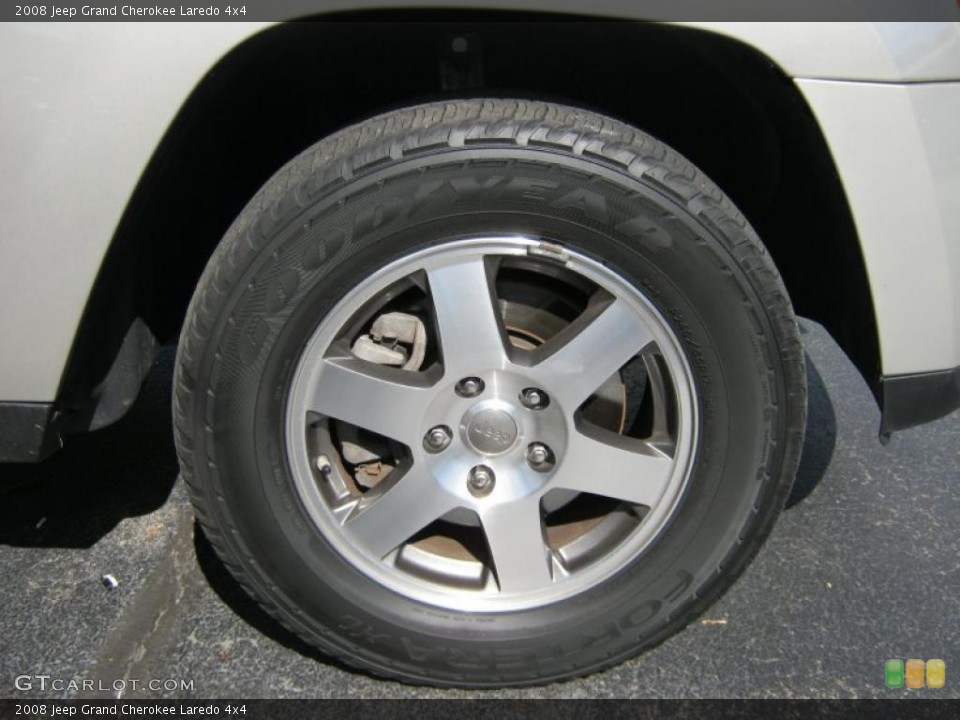 2008 Jeep Grand Cherokee Laredo 4x4 Wheel and Tire Photo #37517502