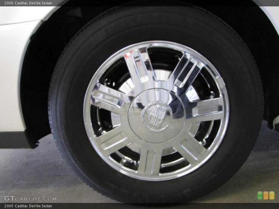 2005 Cadillac DeVille Sedan Wheel and Tire Photo #37617082