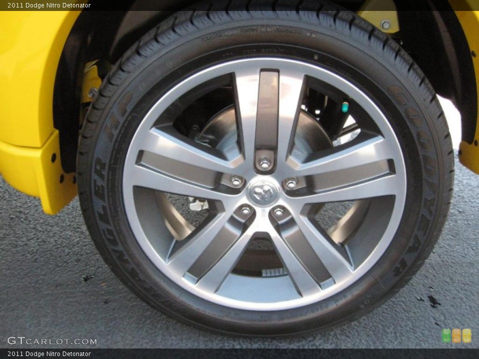 2011 Dodge Nitro Detonator Wheel and Tire Photo #37716609