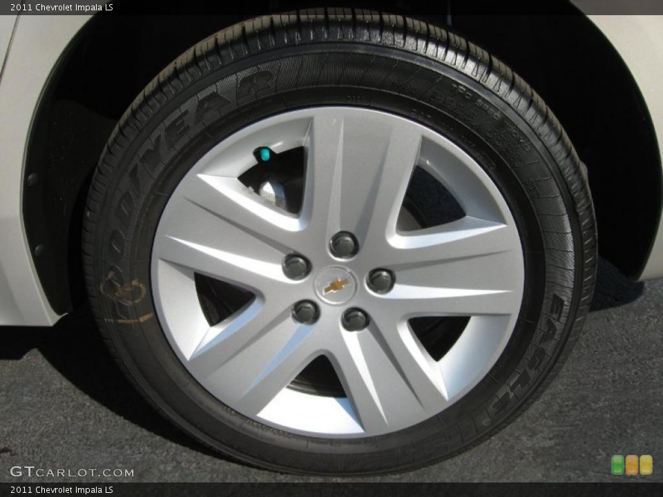 2011 Chevrolet Impala LS Wheel and Tire Photo #37736099