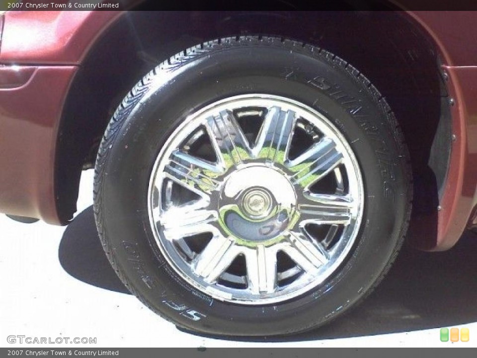 2007 Chrysler Town & Country Limited Wheel and Tire Photo #37783100