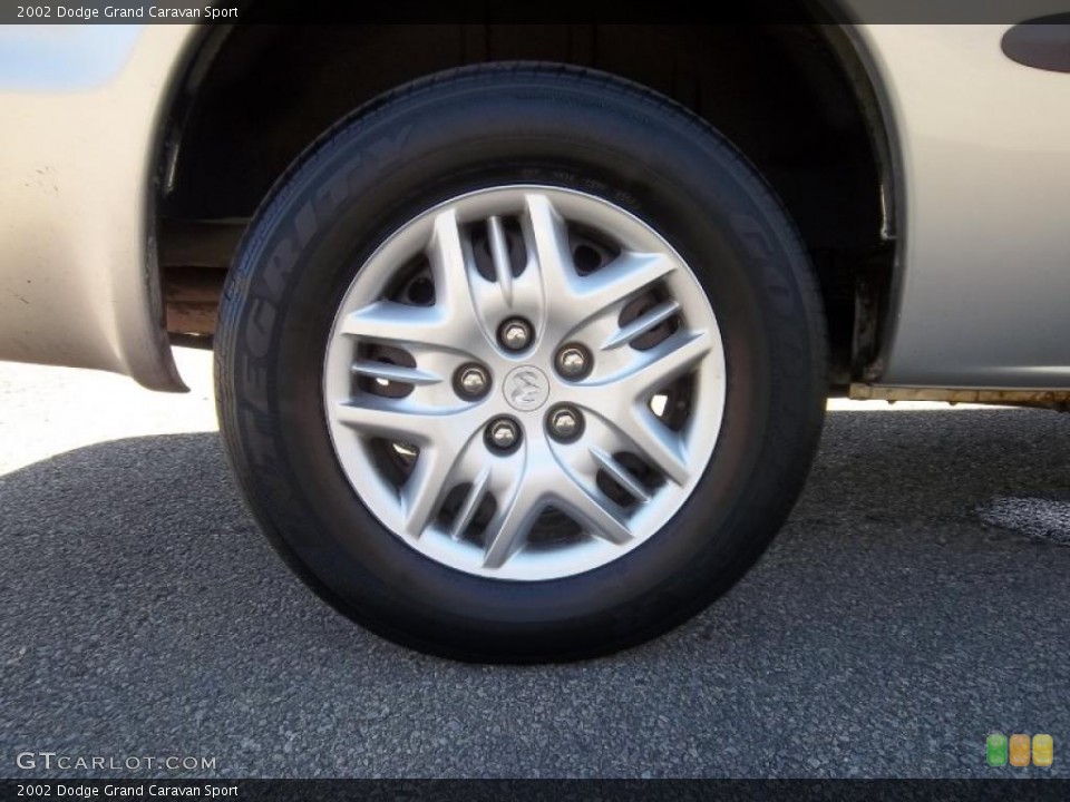 2002 Dodge Grand Caravan Sport Wheel and Tire Photo #37795152