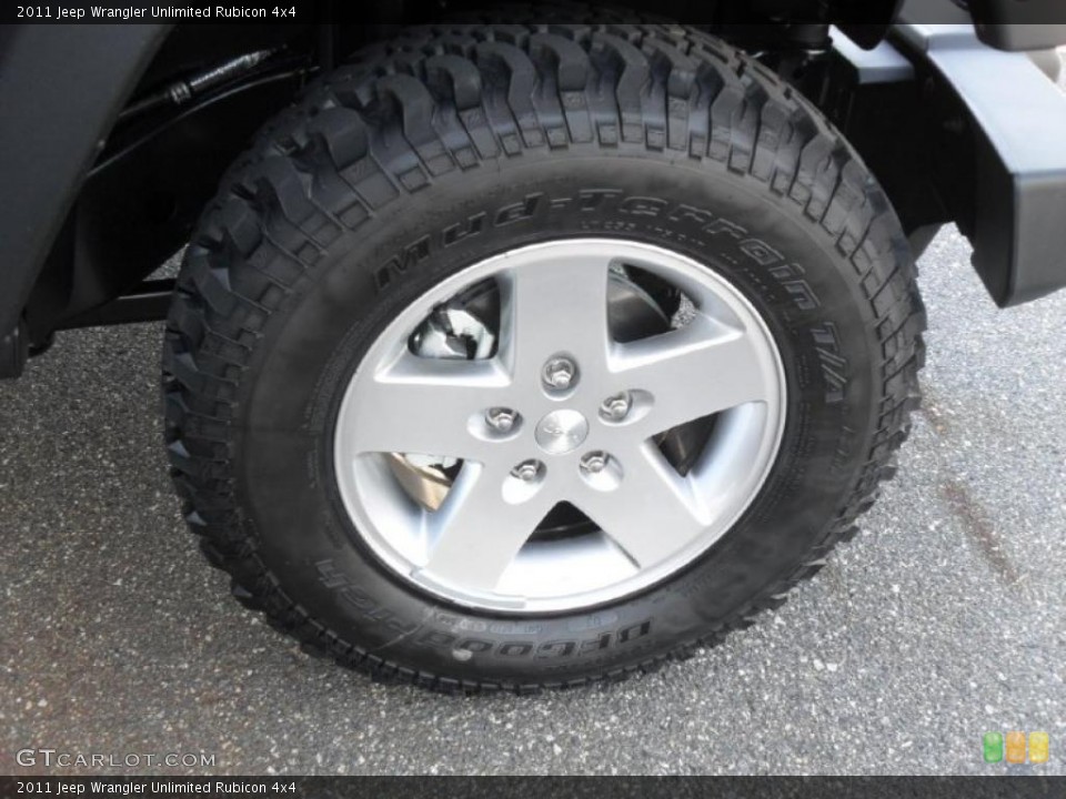 2011 Jeep Wrangler Unlimited Rubicon 4x4 Wheel and Tire Photo #37807532