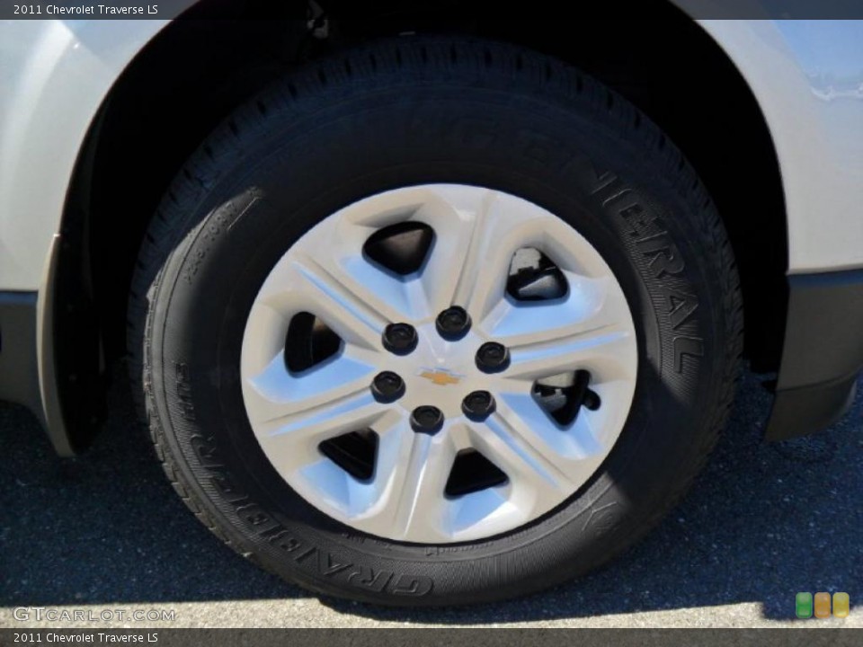 2011 Chevrolet Traverse LS Wheel and Tire Photo #37813124