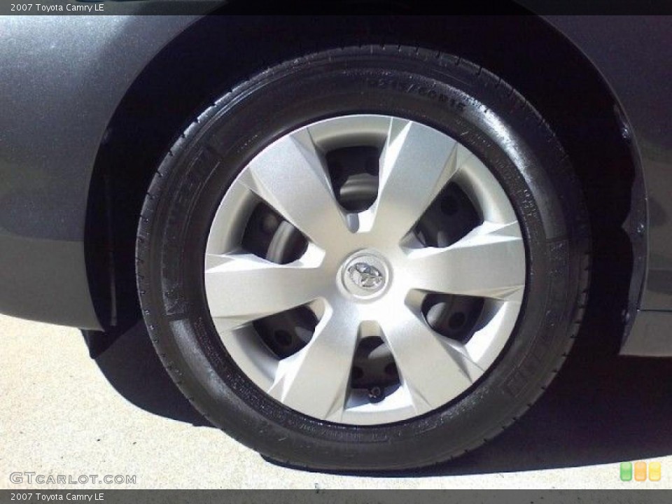2007 Toyota Camry LE Wheel and Tire Photo #37894996