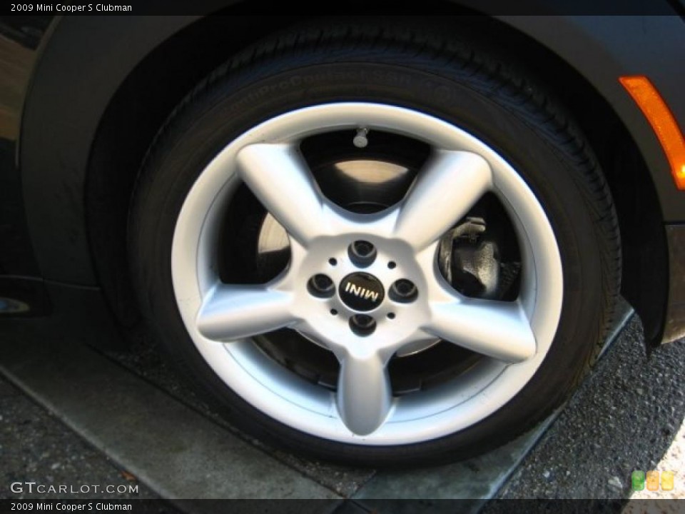 2009 Mini Cooper S Clubman Wheel and Tire Photo #37924674