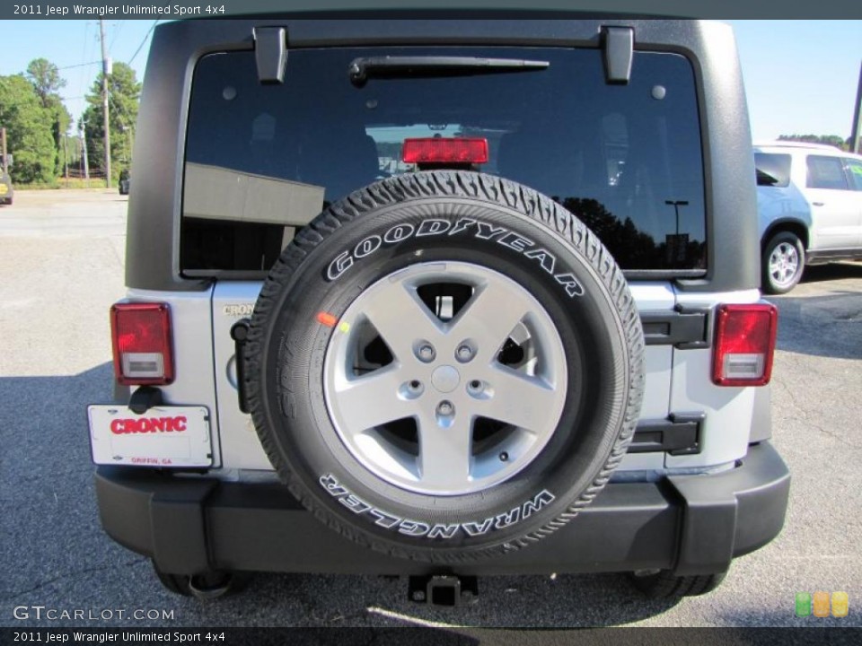 2011 Jeep Wrangler Unlimited Sport 4x4 Wheel and Tire Photo #37933606
