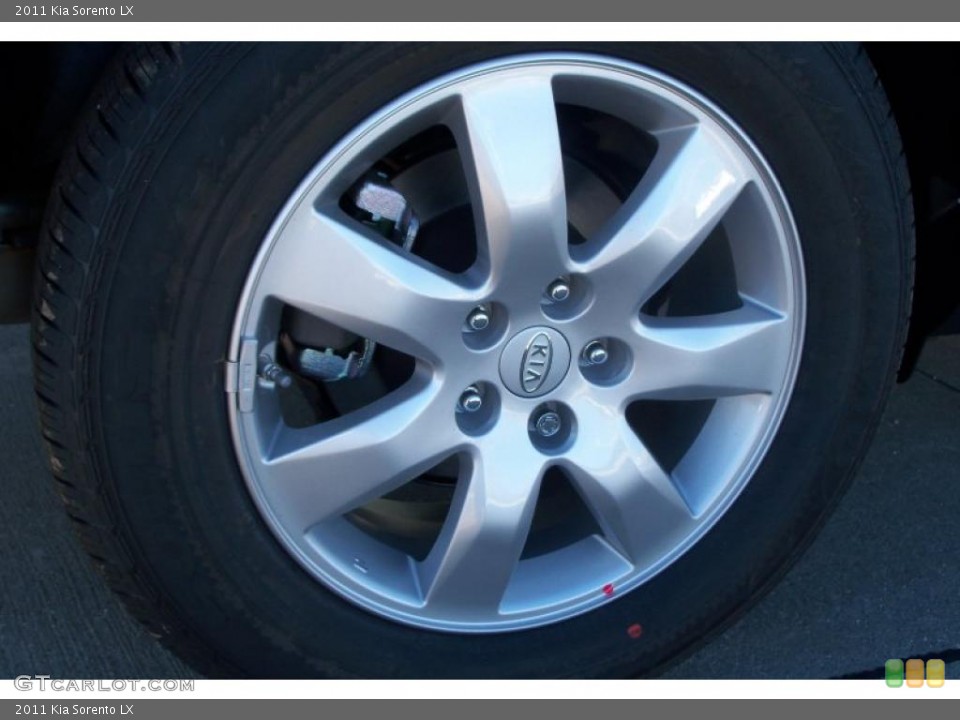 2011 Kia Sorento LX Wheel and Tire Photo #37959523