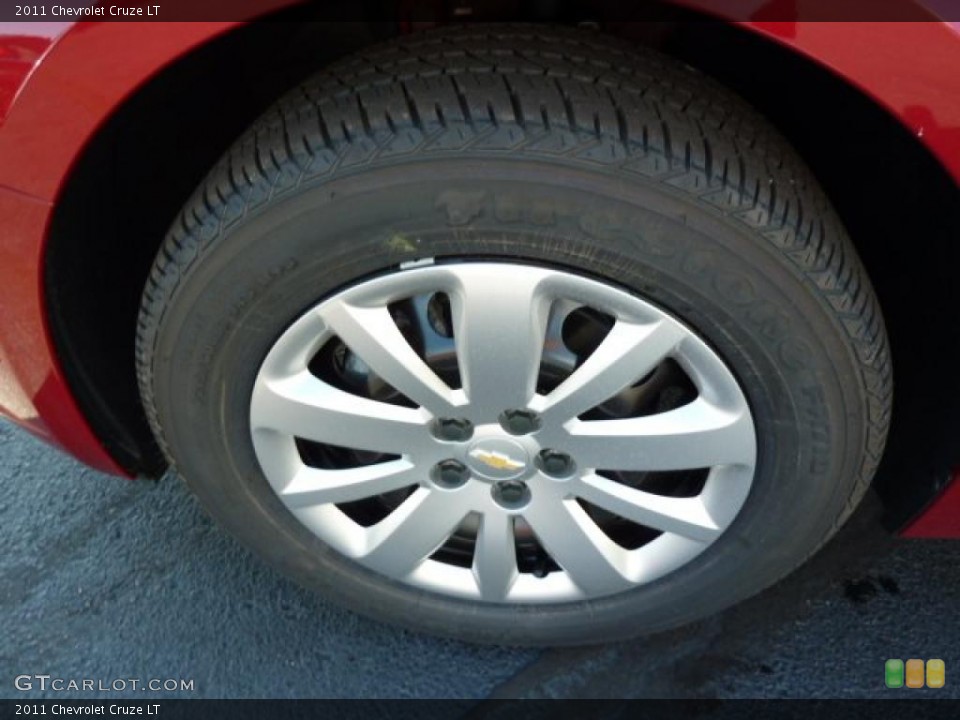 2011 Chevrolet Cruze LT Wheel and Tire Photo #37971120