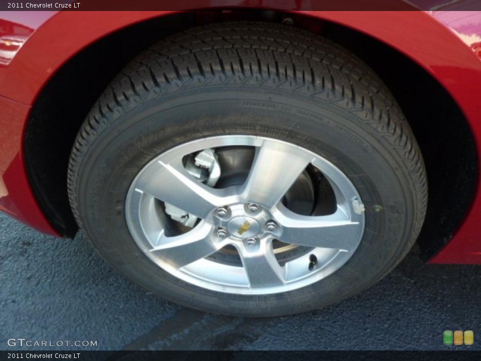 2011 Chevrolet Cruze LT Wheel and Tire Photo #37971432