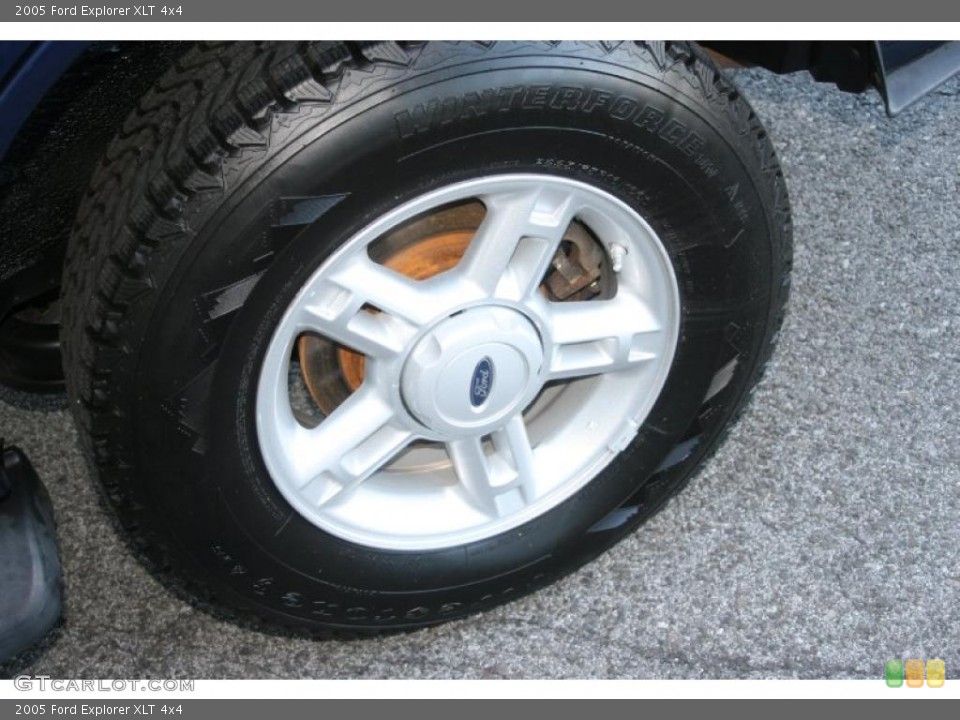 2005 Ford Explorer XLT 4x4 Wheel and Tire Photo #37974985