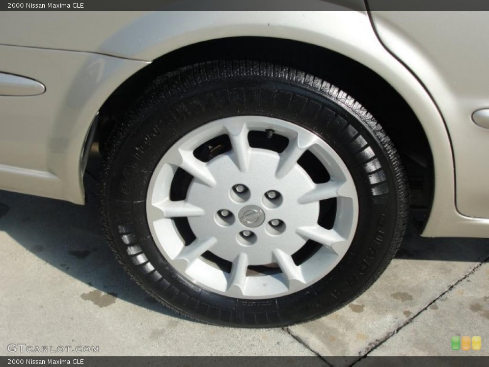 2000 Nissan Maxima GLE Wheel and Tire Photo #37996377