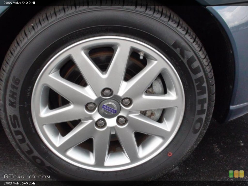 2009 Volvo S40 2.4i Wheel and Tire Photo #38008121