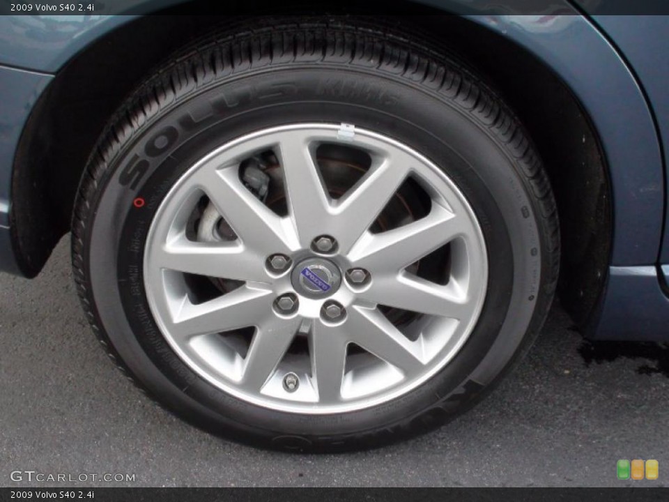 2009 Volvo S40 2.4i Wheel and Tire Photo #38008129