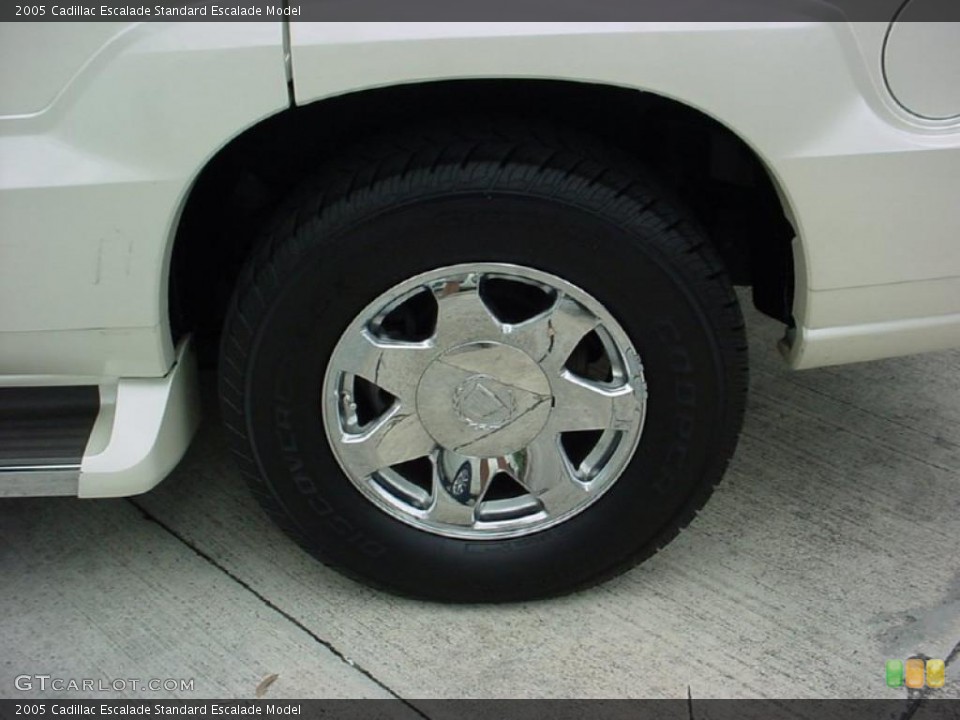 2005 Cadillac Escalade  Wheel and Tire Photo #38015000