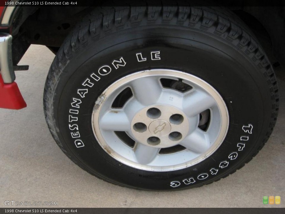 1998 Chevrolet S10 LS Extended Cab 4x4 Wheel and Tire Photo #38041690