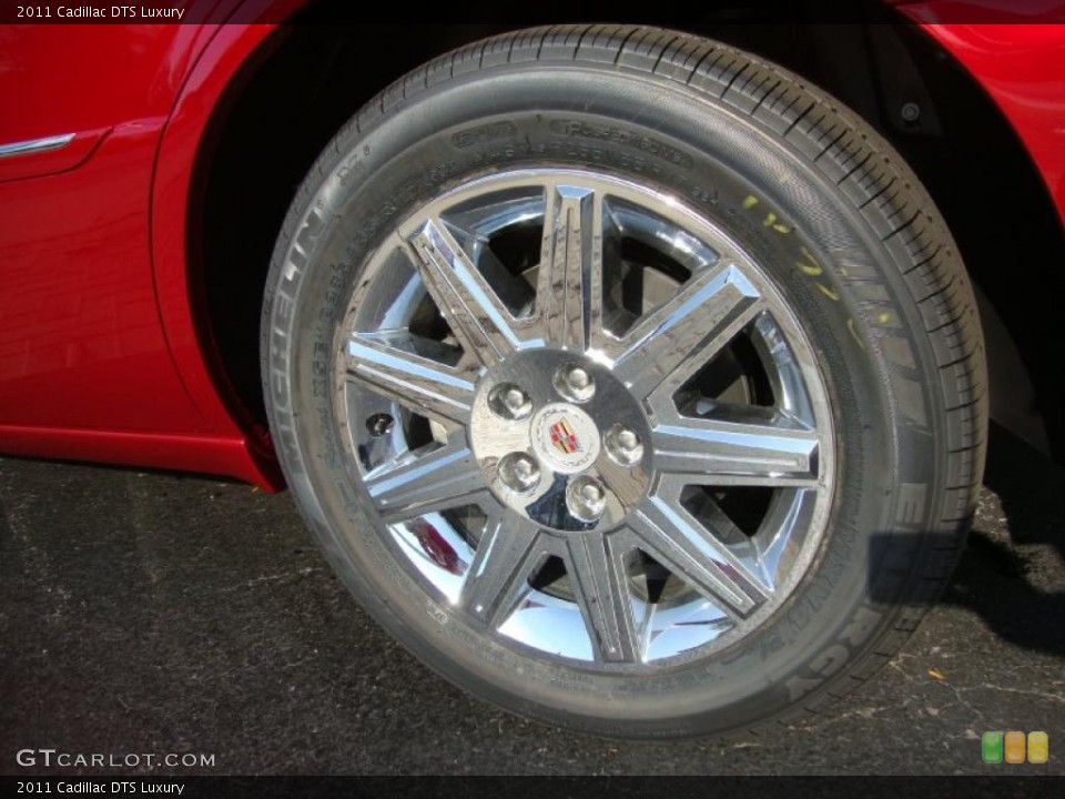2011 Cadillac DTS Luxury Wheel and Tire Photo #38059574