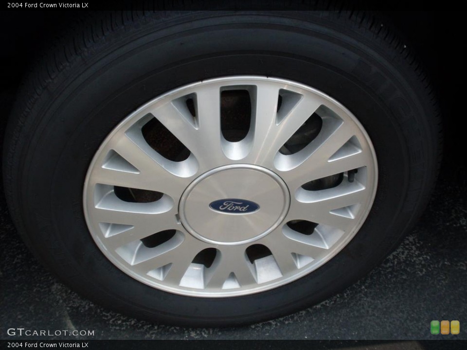 2004 Ford Crown Victoria LX Wheel and Tire Photo #38085091