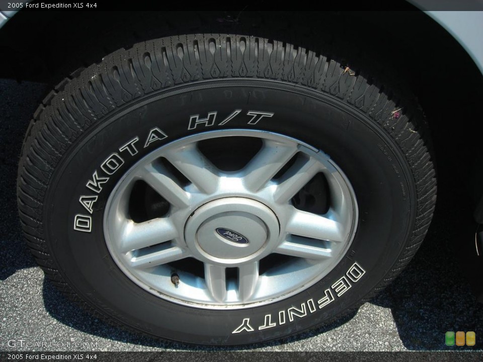 2005 Ford Expedition XLS 4x4 Wheel and Tire Photo #38113167