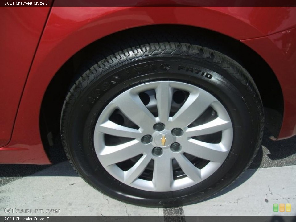 2011 Chevrolet Cruze LT Wheel and Tire Photo #38145195