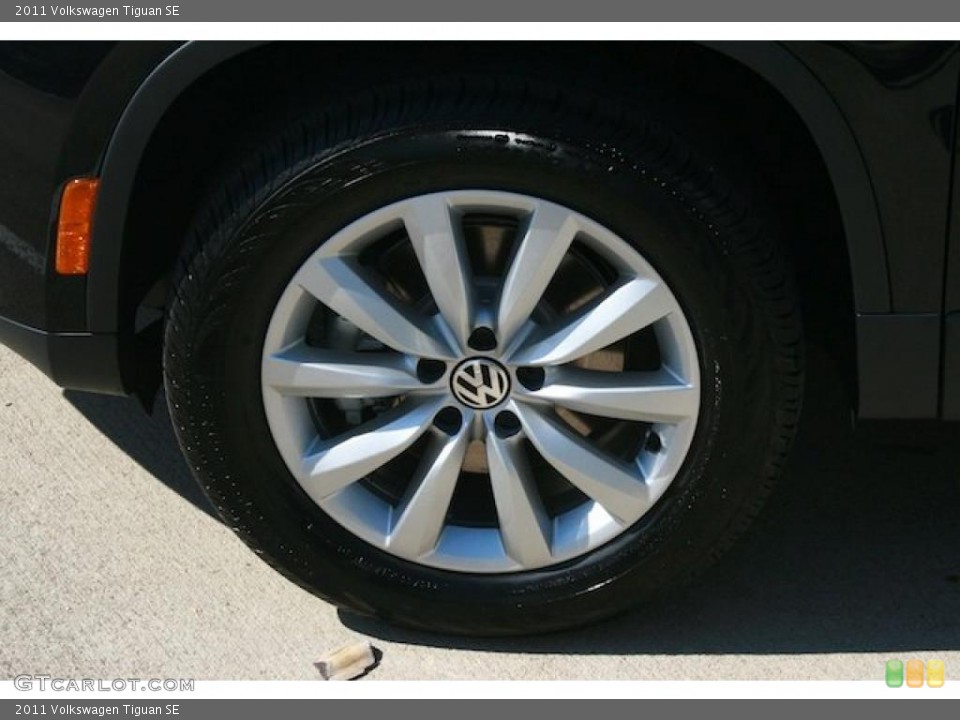 2011 Volkswagen Tiguan SE Wheel and Tire Photo #38148259