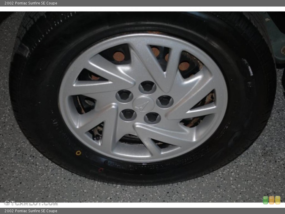 2002 Pontiac Sunfire SE Coupe Wheel and Tire Photo #38156501