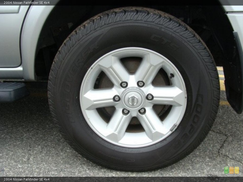 2004 Nissan Pathfinder SE 4x4 Wheel and Tire Photo #38165022